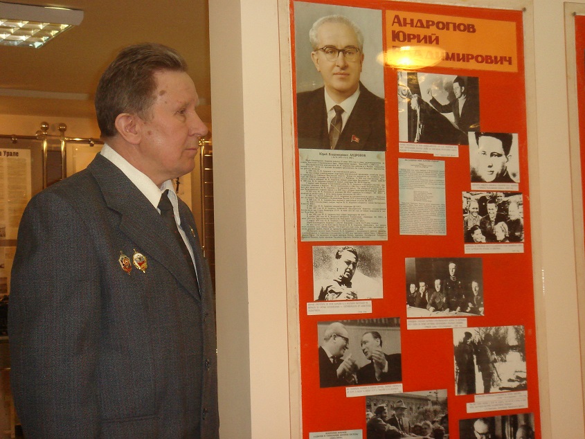 file/news/nekrologi/naumov_v_muzee.jpg