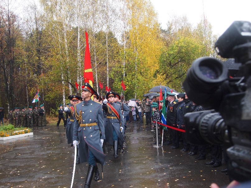 file/news/oleg_podkoritov/pamyatnik_pograntcam_v_parke_mayakovskogo/6.jpg